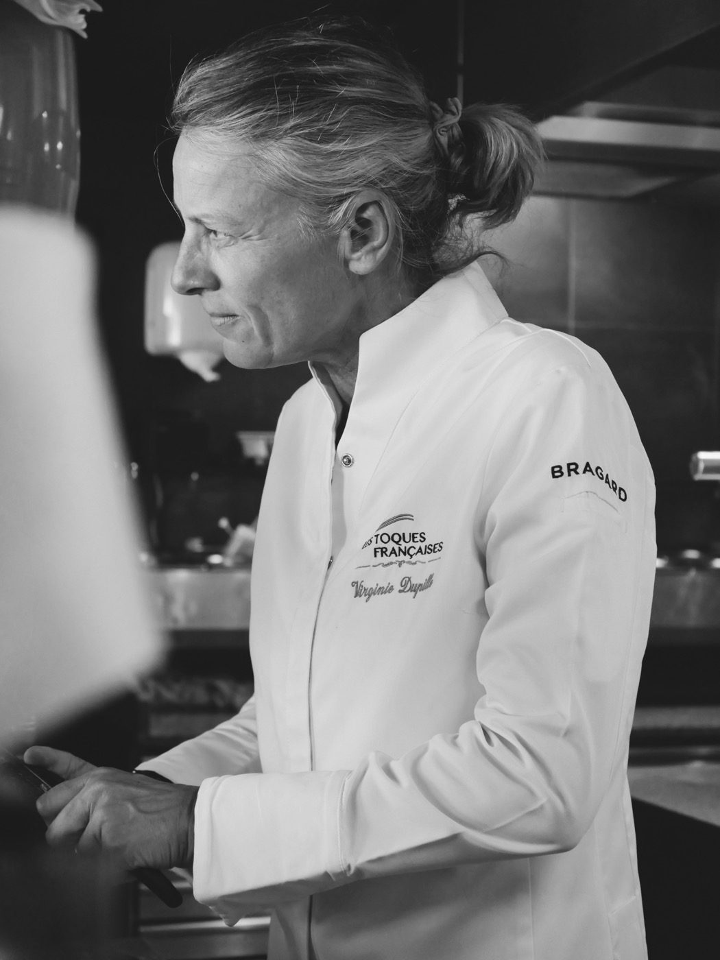 Virginie Dupille, Cheffe Privée en Normandie, en cuisine